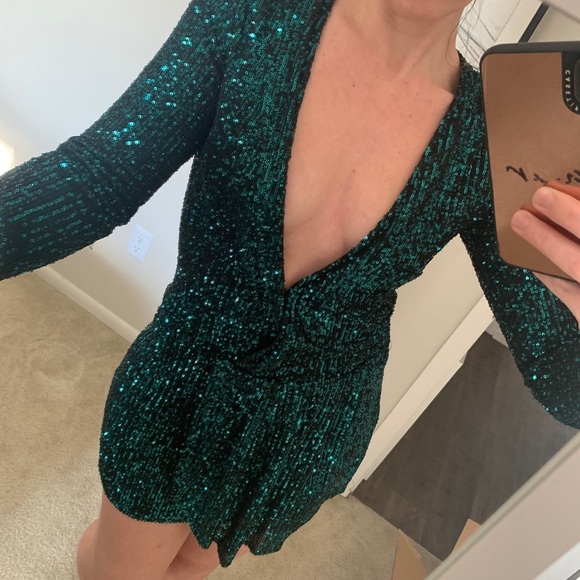 Glitter sequin green plunge front ruffle dress - Picture 7 of 8